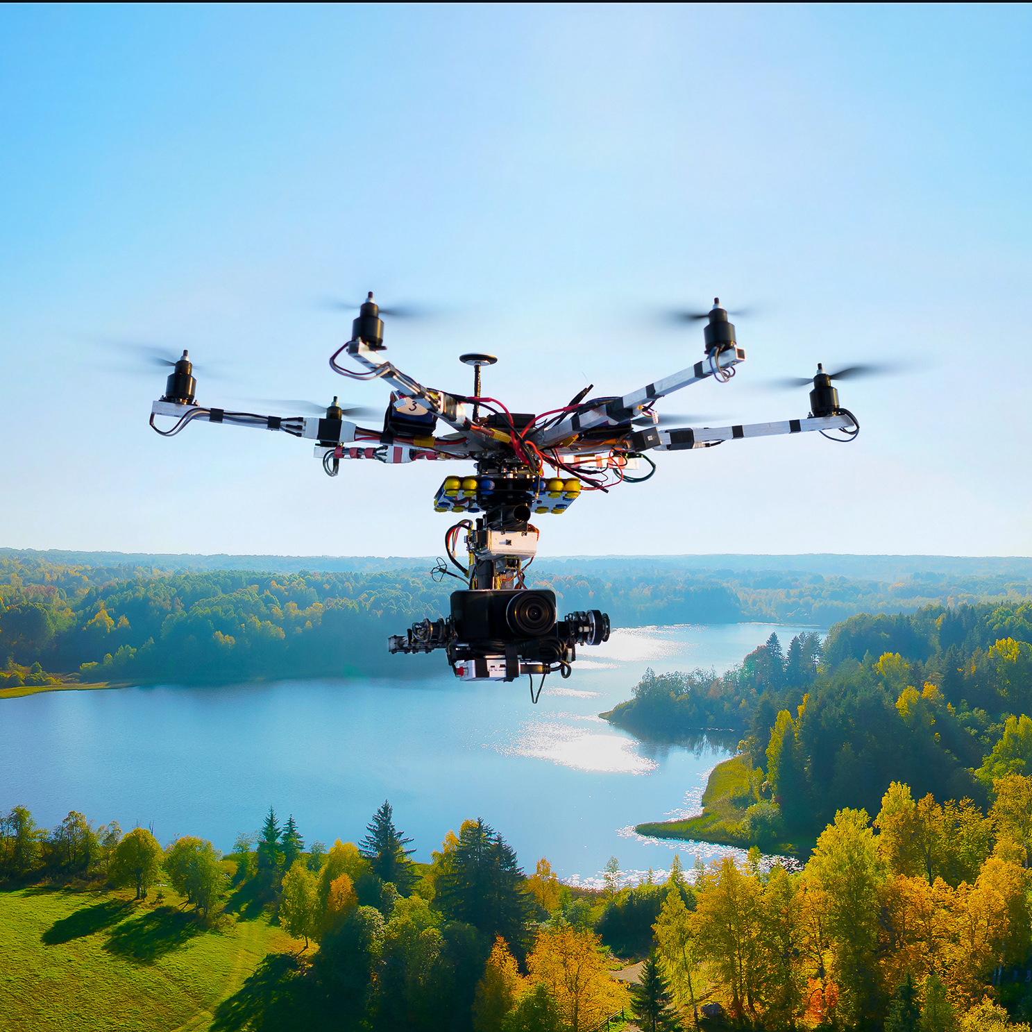 Hexacopter mit professioneller Kinokamera Hexacopter mit professioneller Kinokamera